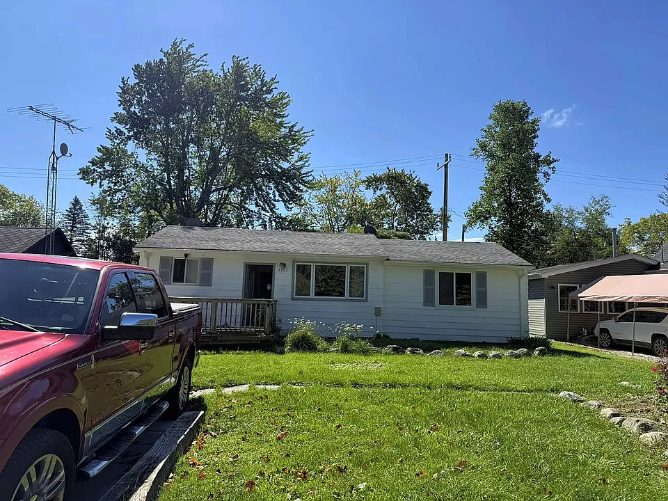 7352 Southwood Rd