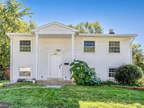 4523 Knoll Dr, Woodbridge, VA 22193