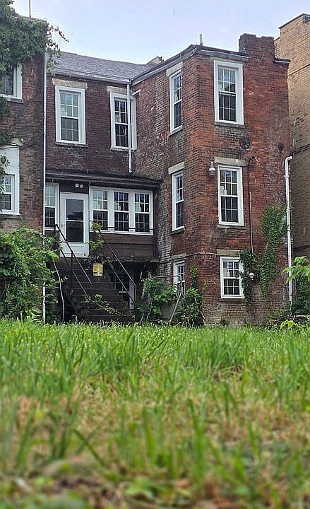 2nd image of 817-819 Market St