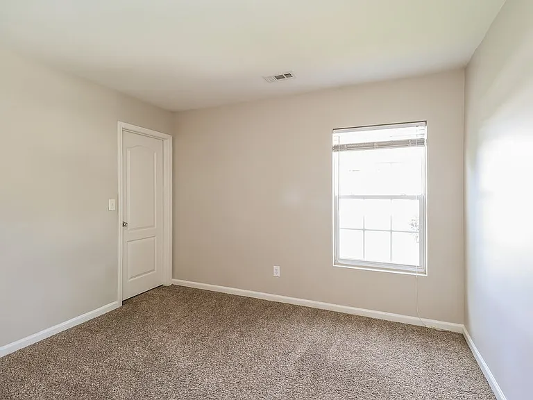 114 Farmers Folly Dr — Photo 14