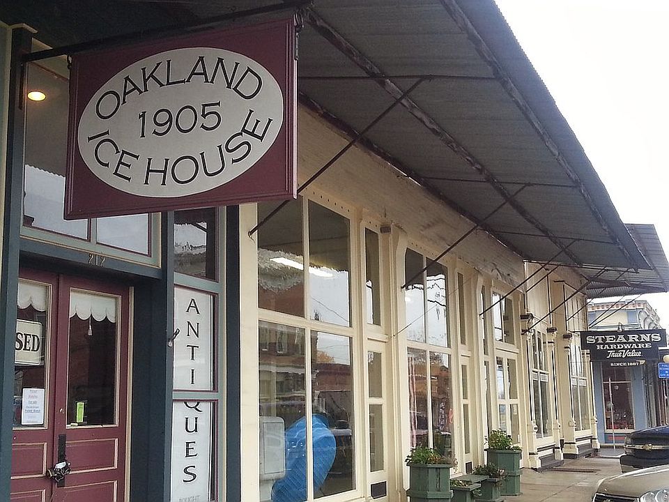 The 1905 Oakland Ice House