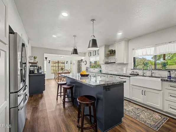 8421 S KENWOOD Lane, Tempe, AZ 85284