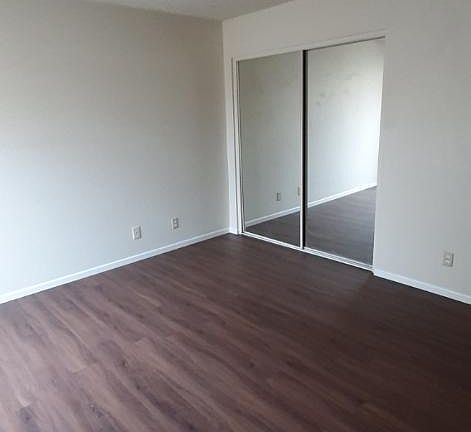 3rd image of 8836 N New World Dr