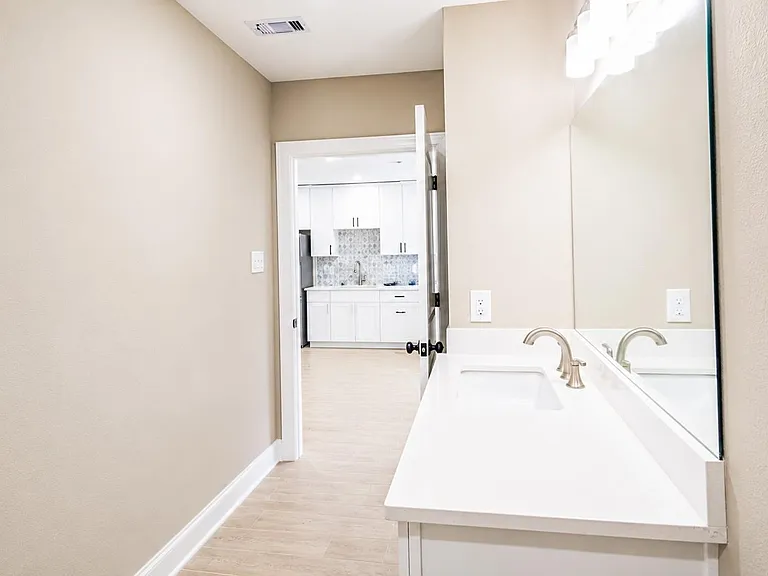 1206B Pinewood Ln — Photo 15