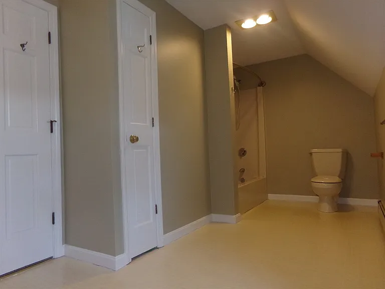 162 Middlesex Ave #1 — Photo 18