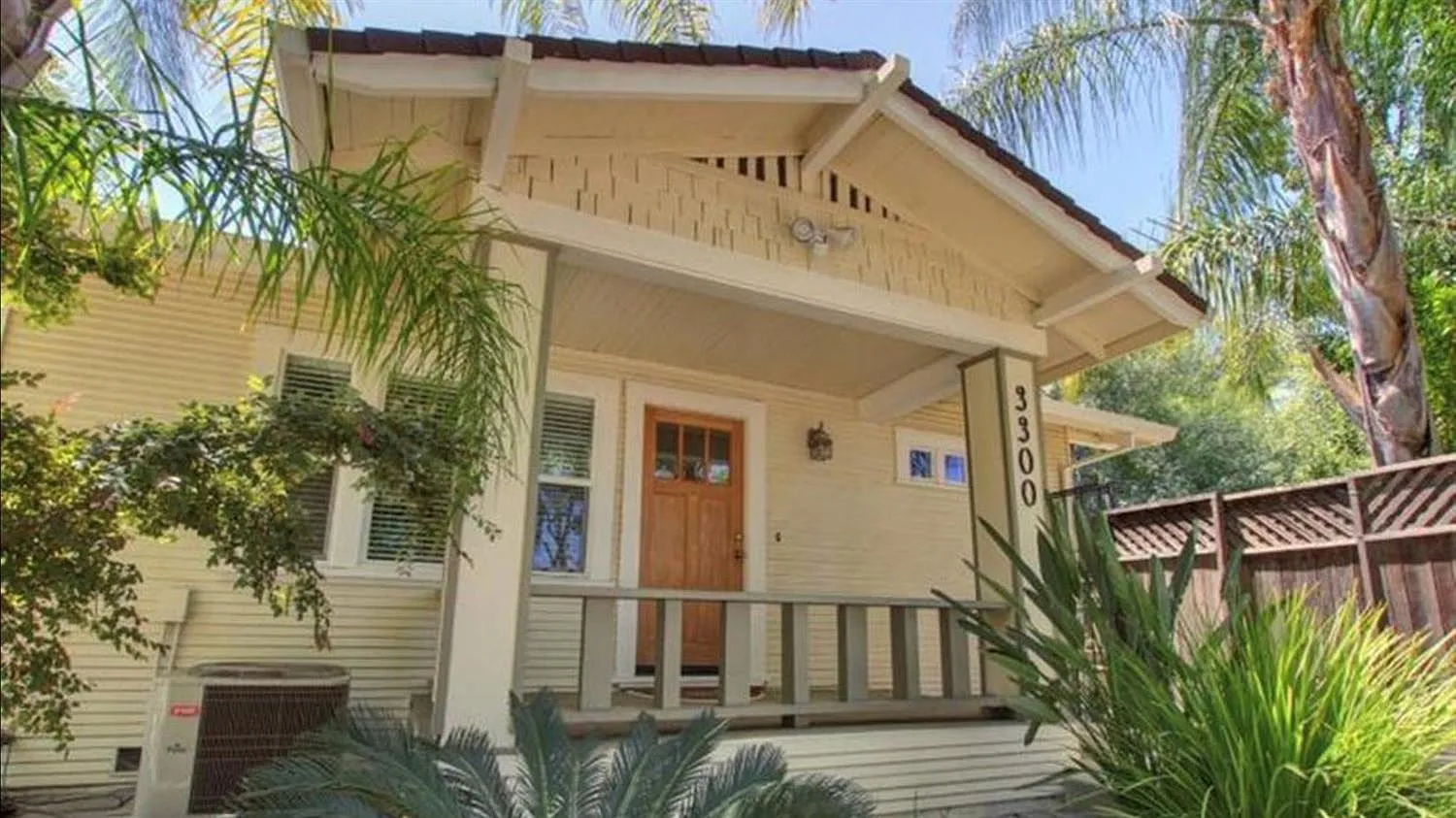 3300 V St photo 1