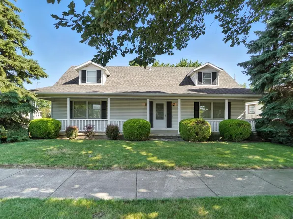 402 E Mechanic St, Wapakoneta, OH 45895