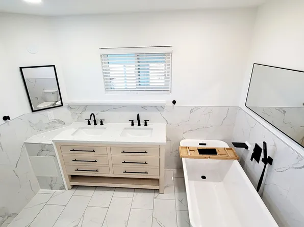 36745 Vista Del Lago St #1, Palmdale, CA 93551