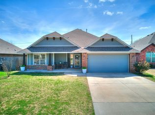 842 Cardan Pl, Moore, OK 73160