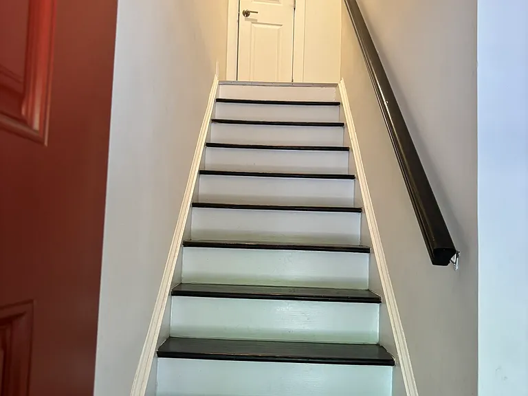 951 Hollywood St #D — Photo 11