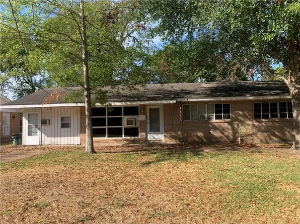 2111 Mohon St, Alexandria, LA 71301