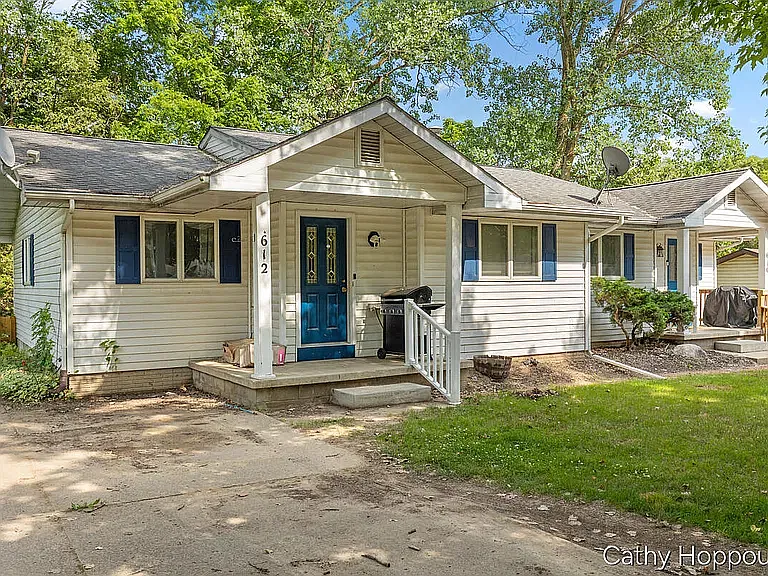 3 bed, 1.5 bath, 2000 sqft, $1,800 — Photo 3