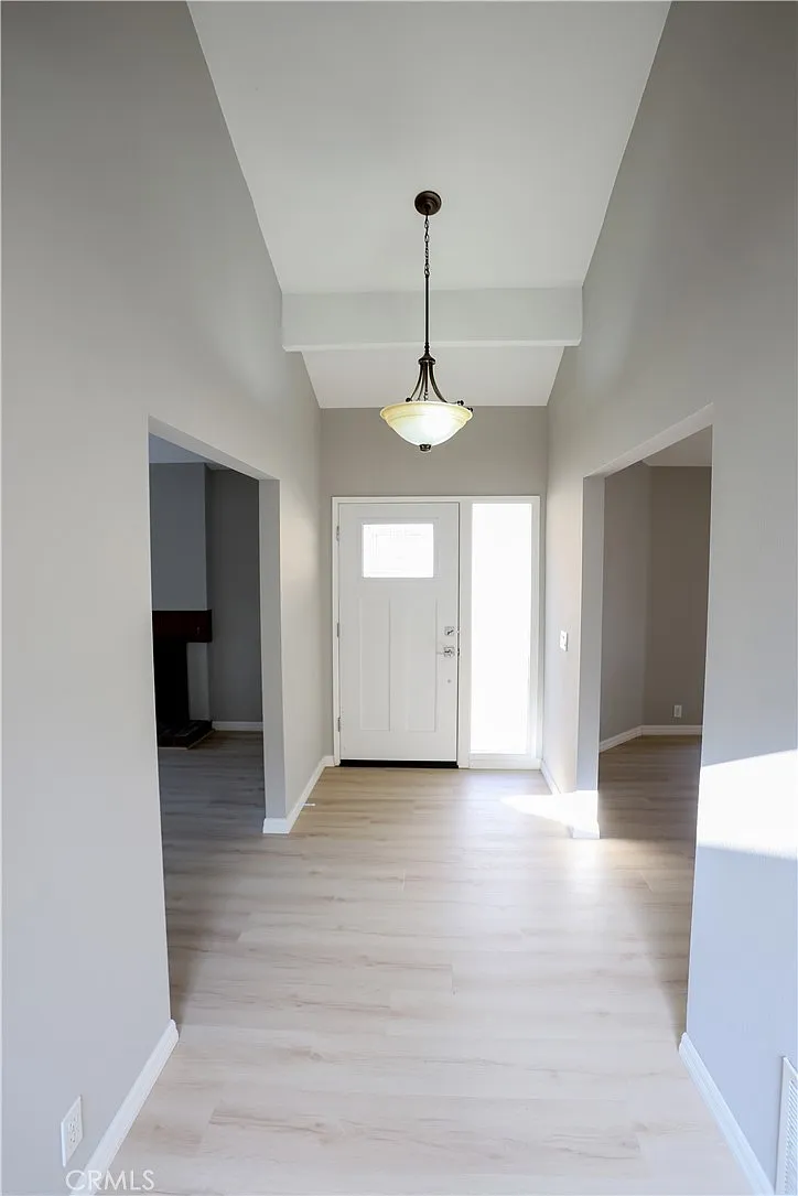 3 bed, 1303 sqft, $4,250 — Photo 4