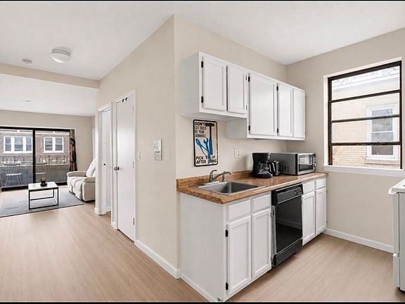 4th image of 311 Summit Ave #8