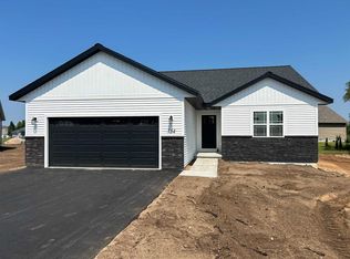 754 Red Sunset Ct, Plover, WI 54467