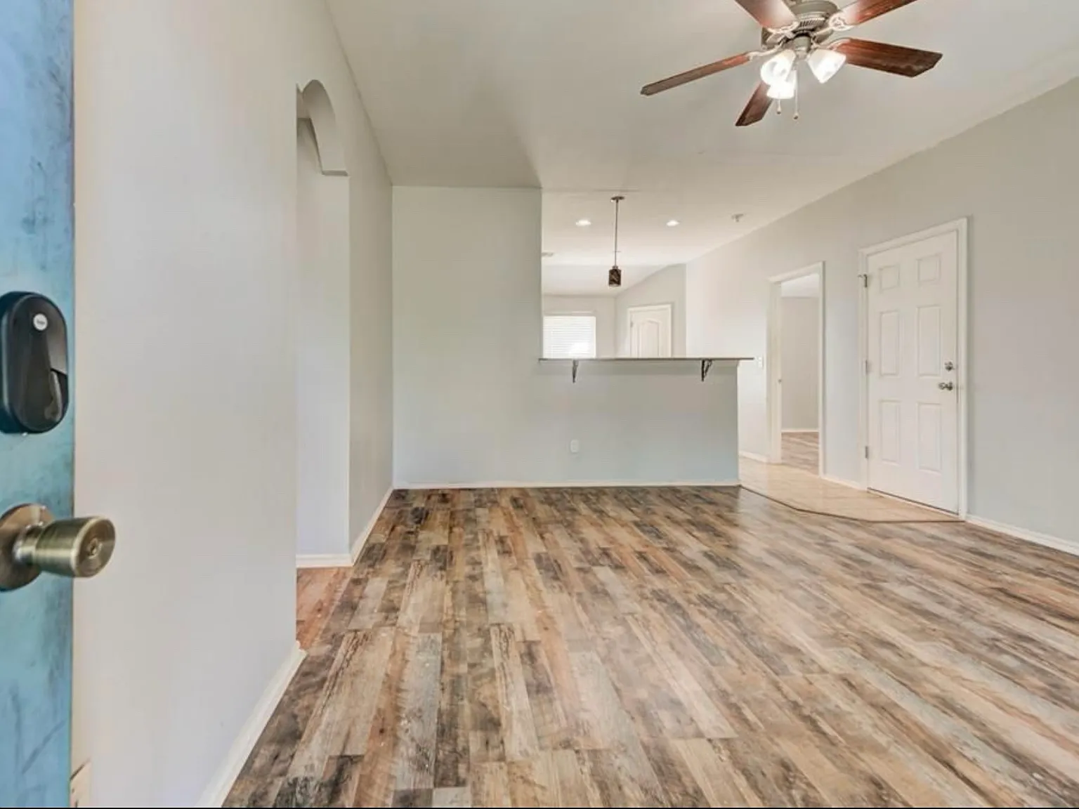 3 bed, 1156 sqft, $1,549 — Photo 3