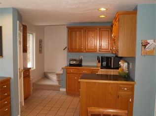 12 Raymond Rd, Chelmsford, MA 01824