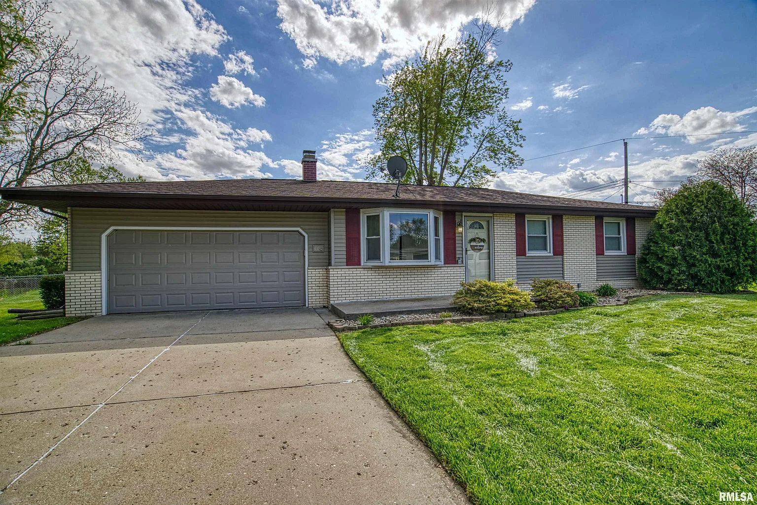 116 E Jadewood St photo 1
