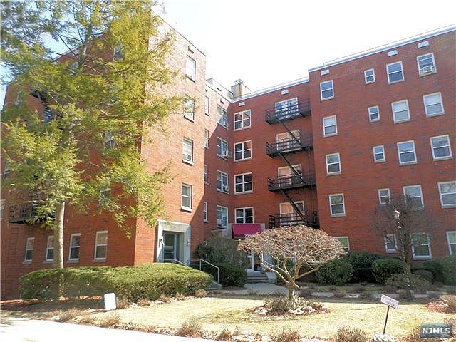 1st image of 2330 Linwood Ave #4F-304F