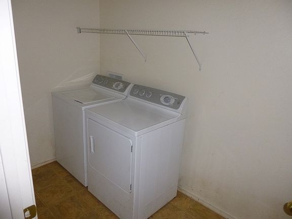 3rd image of 37267 W Amalfi Ave