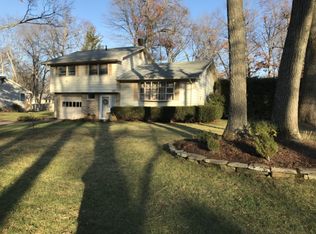 129 Meadowlark Dr, Longmeadow, MA 01106