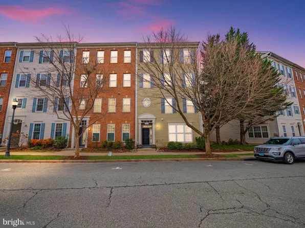 121 Chevy Chase St #A, Gaithersburg, MD 20878