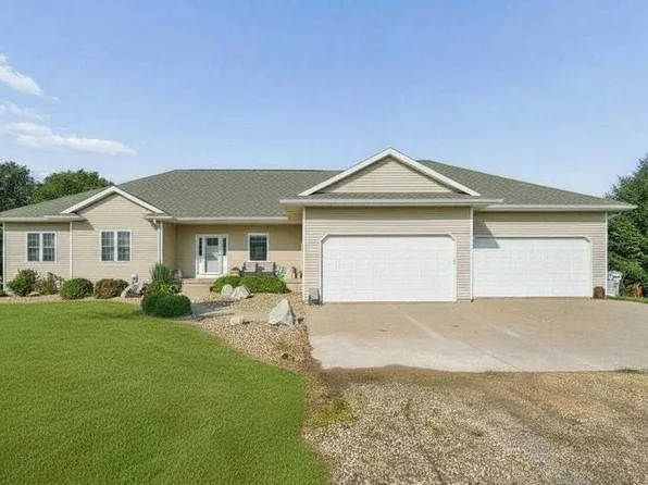 7997 218th Ave, Martelle, IA 52305