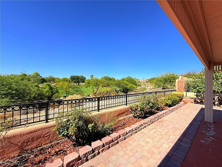 8121 Sedona Sunset Dr — Photo 26