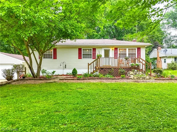 1430 Slagle Dr, Akron, OH 44312