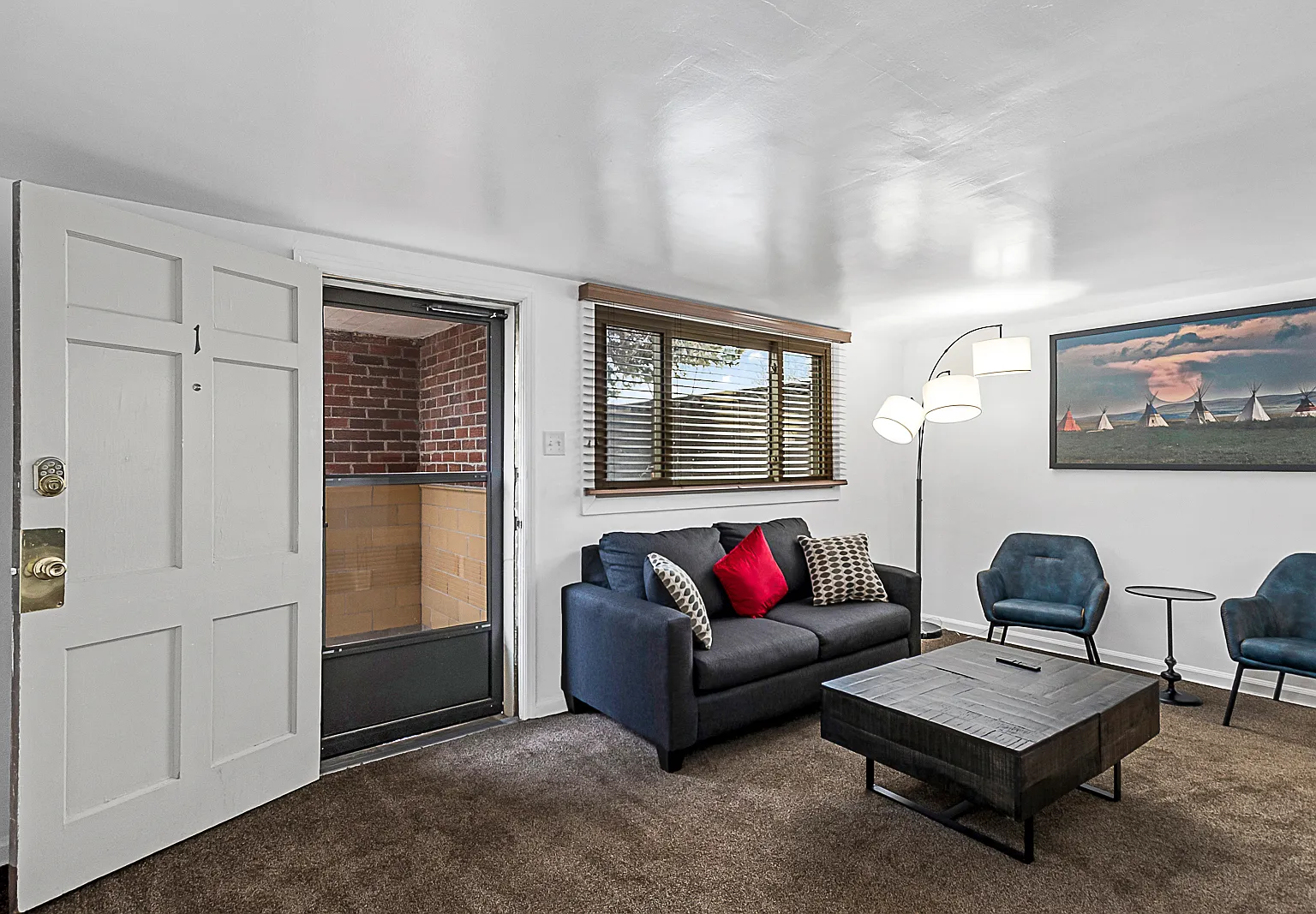 710 W 1st Avenue — Photo 1