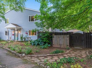 101 Hayloft Ct, Sterling, VA 20164