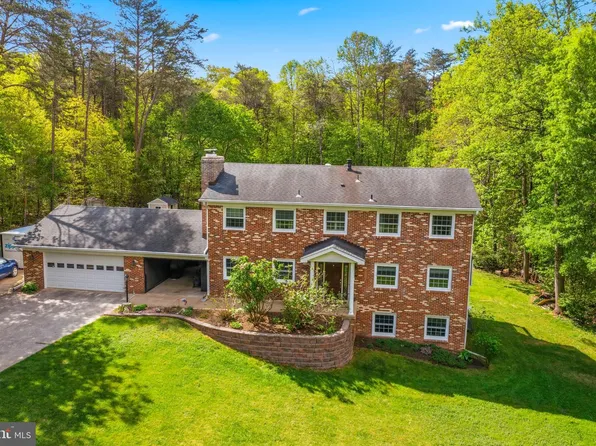 9045 Forestview Dr, Manassas, VA 20112