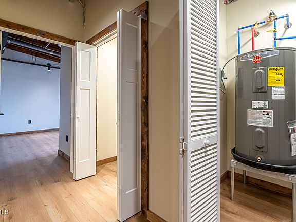 3rd image of 453 E Main St #900