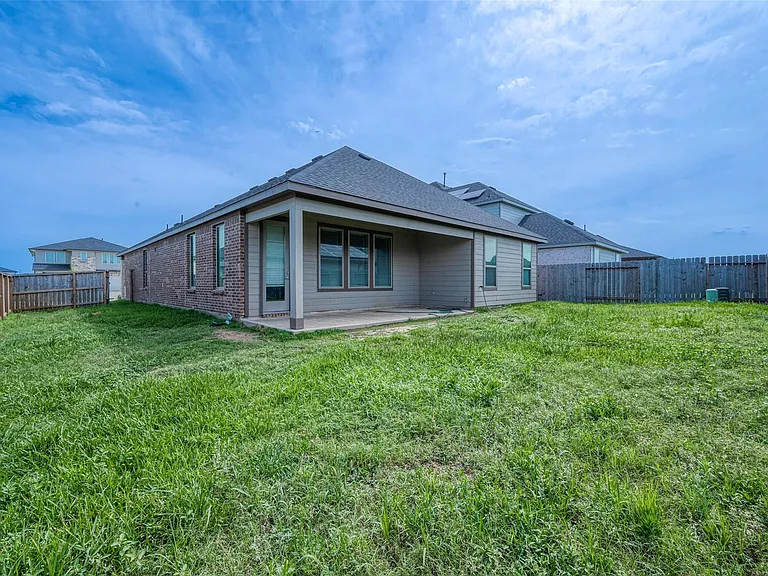 29326 Red Rocks Park Dr — Photo 36