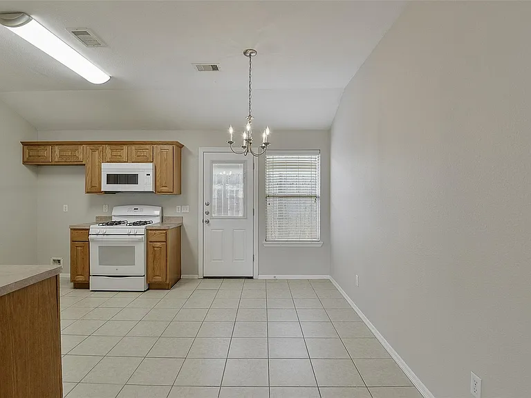 24415 Strong Pine Dr — Photo 8