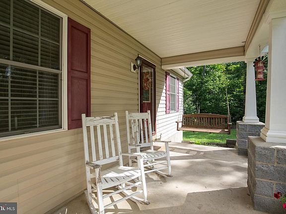 5th image of 970 Deer Run Dr