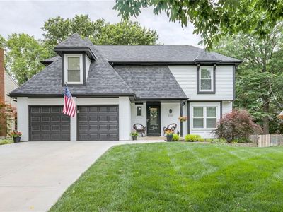 8948 Hall Dr, Lenexa, KS, 66219