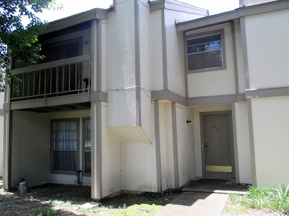 1st image of 5811 Village Forest Ct