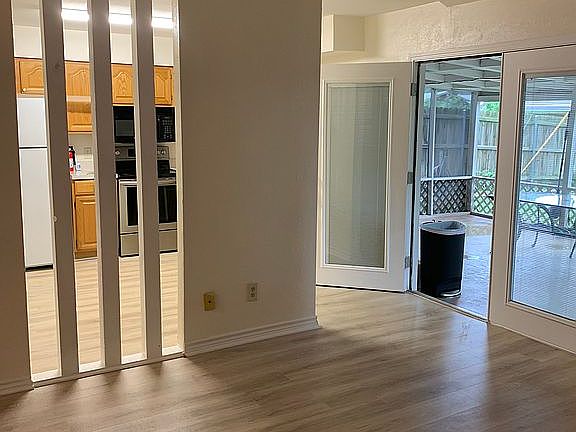 5th image of 700 Lamar Dr