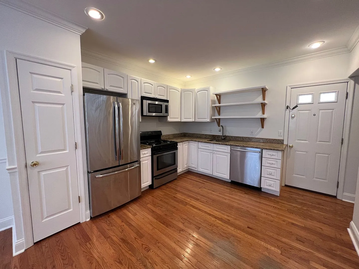 Darling Graduate Hospital 2bd/1bd — Photo 4