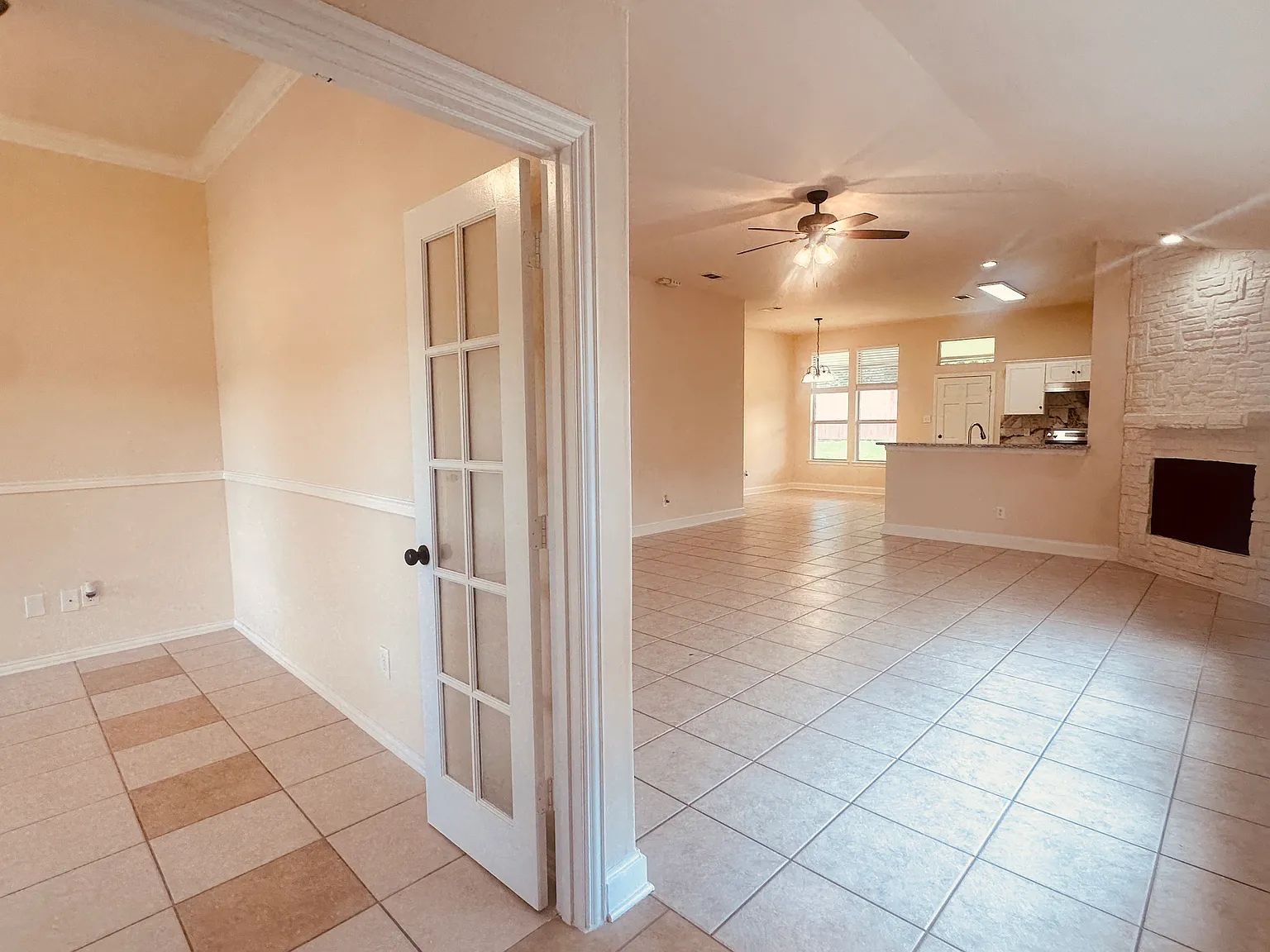 4 bed, 1729 sqft, $2,250 — Photo 4