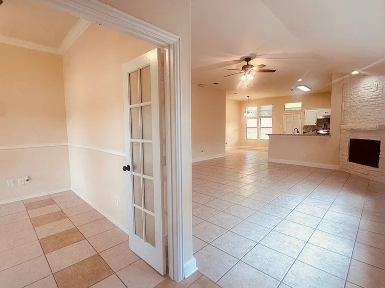 1029 Port Mansfield Dr — Photo 4