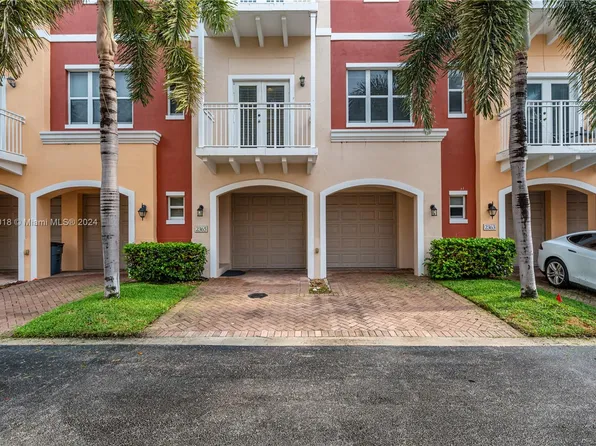 2365 Vintage Dr, Lighthouse Pt, FL 33064