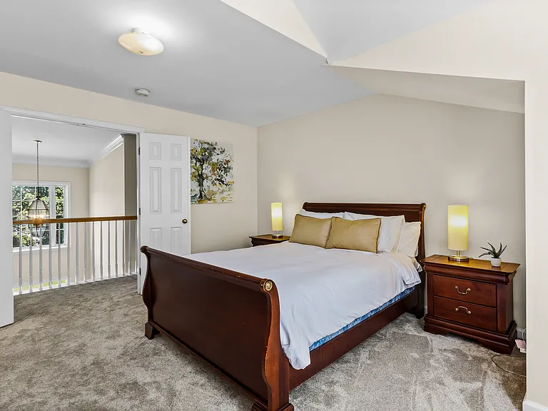Queen Bed