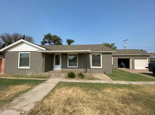 1011 Walnut St, Idalou, TX 79329