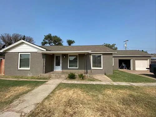 1011 Walnut St Photo 1