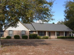 5924 Castle Dr, Milton, FL 32570
