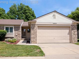 45630 White Oak Dr, Shelby Township, MI 48315