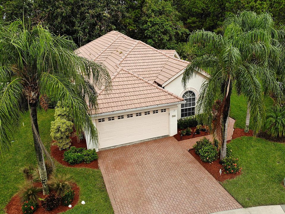 1st image of 725 SW San Salvador Cv