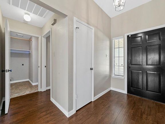 3rd image of 2122 Orchard Trl